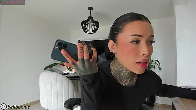 belllbonniie online show from November 19, 8:31 pm