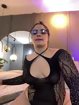 Tayler Kim online show from February 5, 7:28 pm