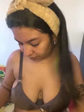  Chloe Smith online show from March 13, 4:08 pm