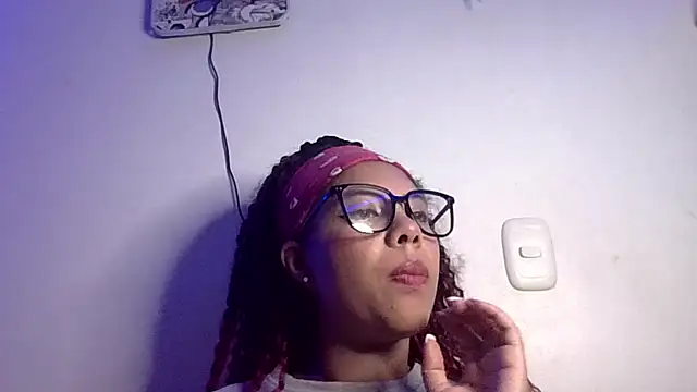 gigi1326 online show from July 17, 2:16 am