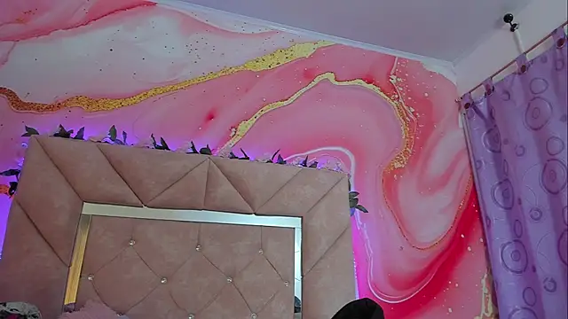 Taylor oriana  online show from September 30, 11:05 am