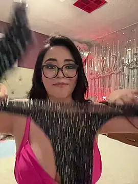 MyHoneyFrida online show from December 4, 6:04 am