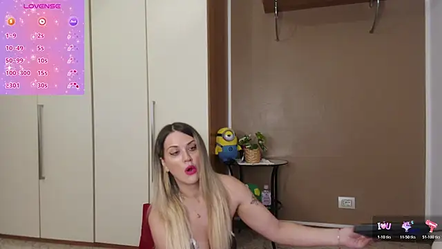 ScarletVerdi online show from December 4, 8:38 am