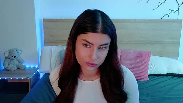 Bella Davis love online show from December 14, 8:14 pm