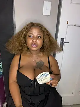 JuicyMellow21 online show from February 11, 10:33 pm