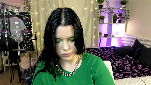 Viola Bun online show from November 2, 6:00 pm