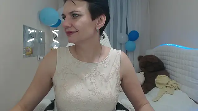 AvaSaturnian online show from October 2, 12:32 pm