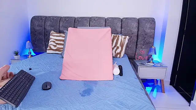 sweegirl69 online show from November 25, 1:02 pm