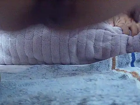 YukiLy online show from November 16, 8:31 pm