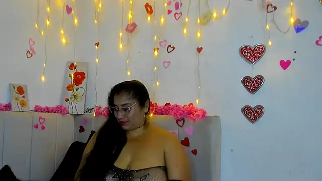 Snapshot of milf_latinn chatting on October 2, 4:56 pm milf latinn online show from October 2, 4:56 pm