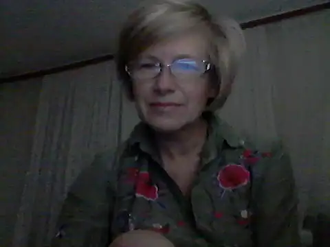 Snapshot of LucyLewisX chatting on October 14, 9:17 pm LucyLewisX online show from October 14, 9:17 pm