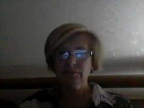 Snapshot of LucyLewisX chatting on September 18, 4:27 pm LucyLewisX online show from September 18, 4:27 pm