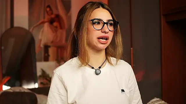 ItalianGirl online show from March 15, 9:17 pm