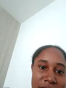 MoniqueMulberry online show from November 4, 7:30 pm