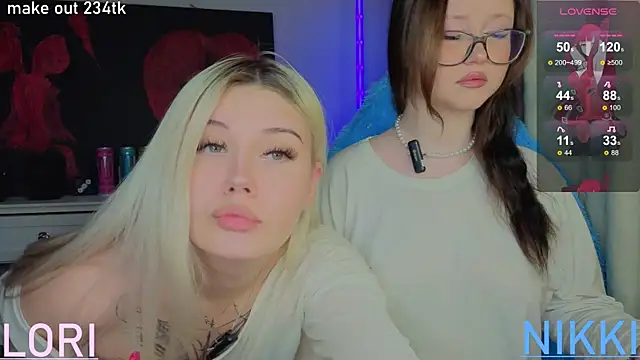 hornyprincess19 online show from November 4, 3:06 pm