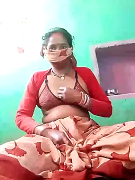 CUTE-004 online show from December 3, 7:55 am