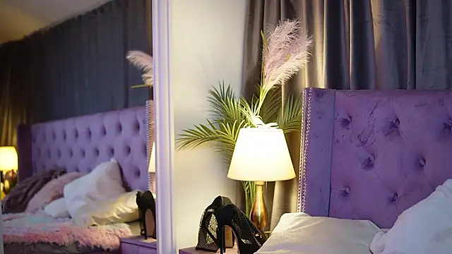 SaraiAngel online show from April 16, 9:39 pm