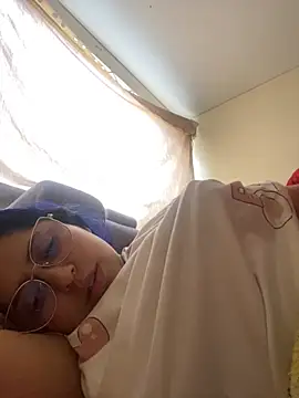honeyviviss online show from September 9, 1:33 pm