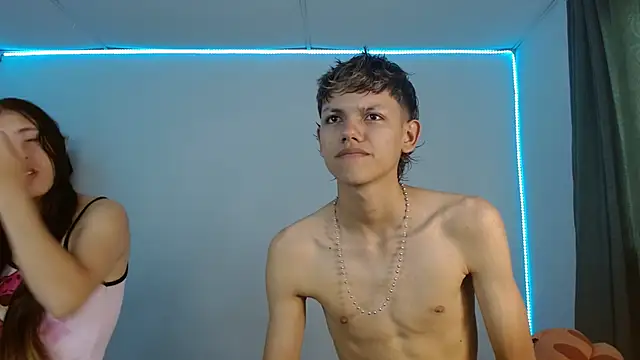 Snapshot of Lucy_y_Jacob chatting on September 11, 7:25 pm Lucy y Jacob online show from September 11, 7:25 pm