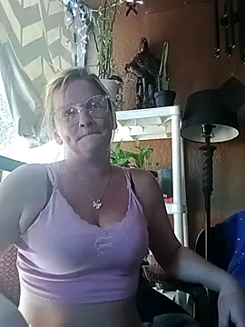 Goldenndoll online show from November 15, 7:37 pm