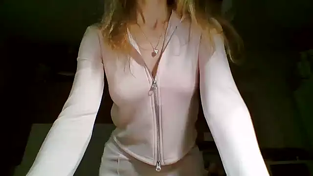 Tiluu1 online show from February 12, 9:05 pm