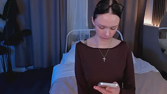 daily glam online show from September 20, 1:20 pm