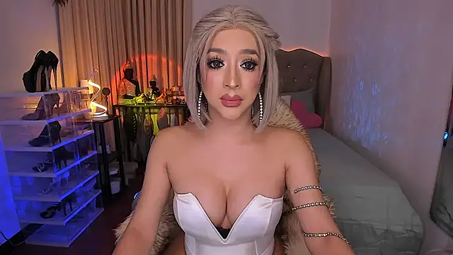 Dream Goddess online show from February 7, 1:15 pm