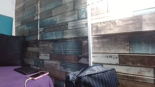 Yesamin Stone18 online show from April 6, 12:06 pm