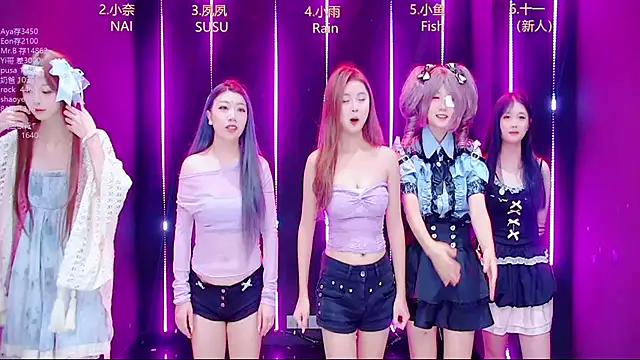 queen-001 online show from October 11, 11:40 pm