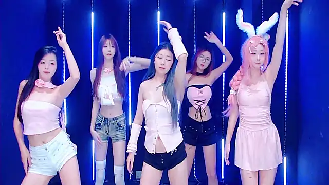 queen-001 online show from October 10, 11:31 pm