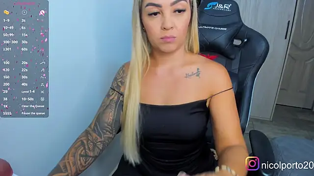 NicolPorto online show from November 17, 5:24 pm