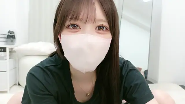 roachan  online show from August 1, 1:46 pm