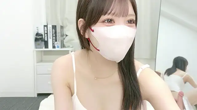 roachan  online show from July 17, 1:48 pm