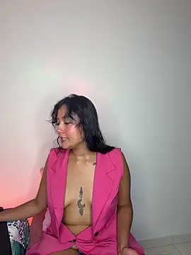 charlottekiss99 online show from April 13, 1:56 pm