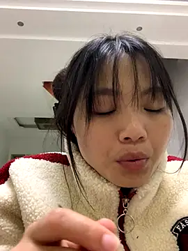 Emlyly-18 online show from December 4, 11:12 am