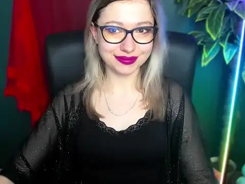 loveHeidi online show from March 31, 9:09 am