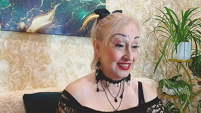  Sara  Smith  online show from November 17, 7:09 am