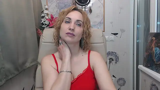 Snapshot of KatrinAlluring chatting on October 8, 4:17 am KatrinAlluring online show from October 8, 4:17 am