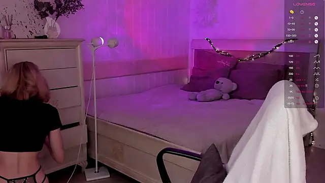 Leila Vanilla online show from February 13, 5:20 am