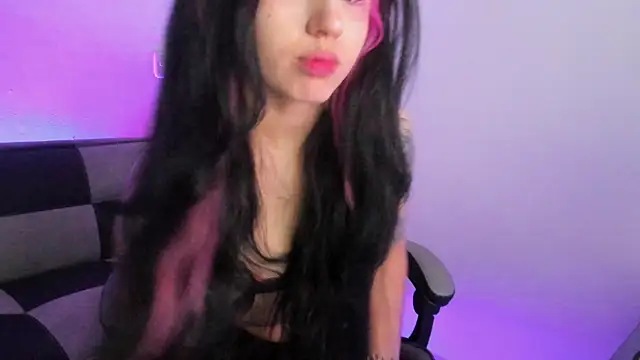 GwenHazel online show from September 30, 12:00 pm