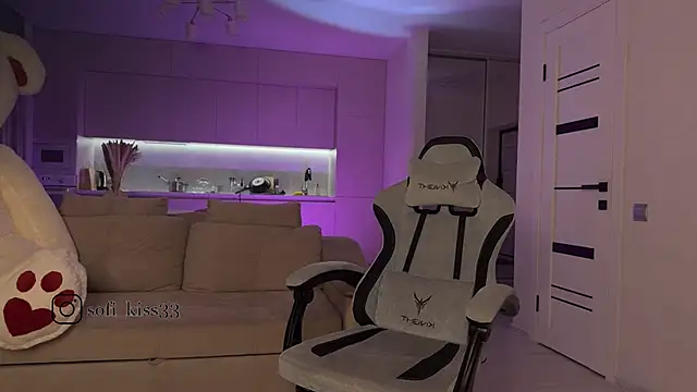 SofI-Play online show from October 27, 6:35 pm