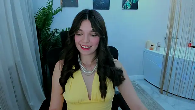 DivineAmour online show from November 26, 7:15 pm