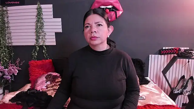 kinky momm online show from July 4, 3:41 pm