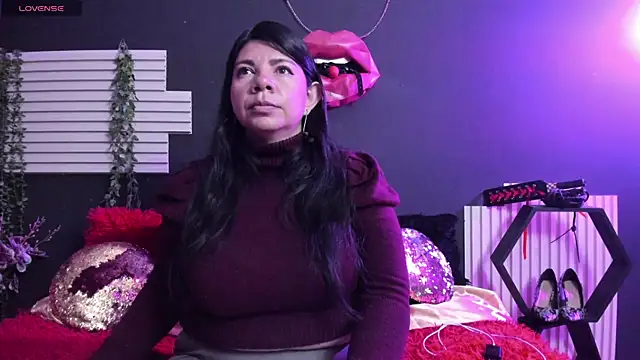 kinky momm online show from June 23, 2:26 pm