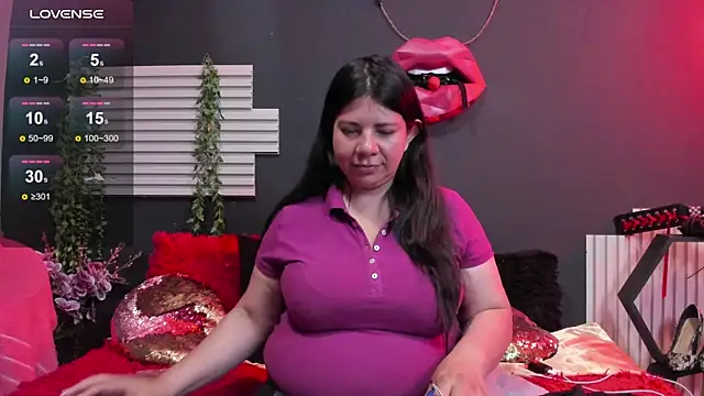 kinky momm online show from June 18, 1:16 pm
