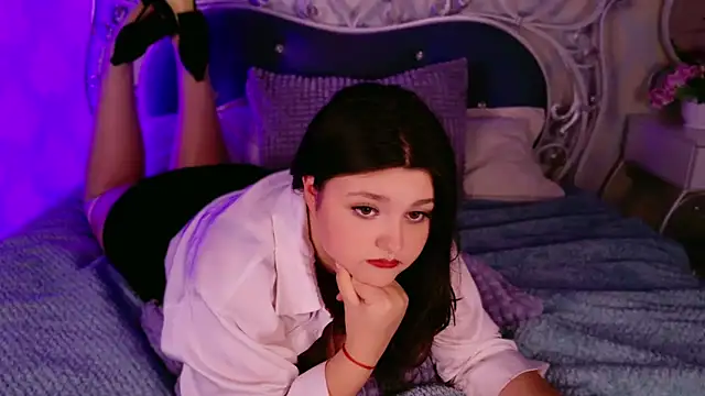 Snapshot of UR_BELLA chatting on October 16, 4:31 pm UR BELLA online show from October 16, 4:31 pm