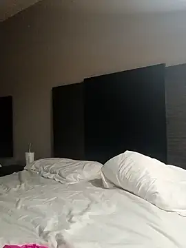 nakedgarbageperson online show from April 13, 5:31 am