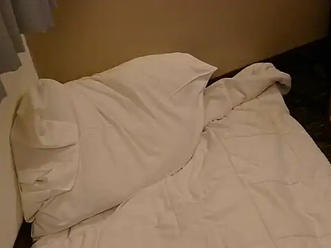 nakedgarbageperson online show from March 23, 2:40 am