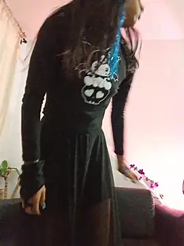 Snapshot of carolinerue chatting on October 28, 10:54 am carolinerue online show from October 28, 10:54 am