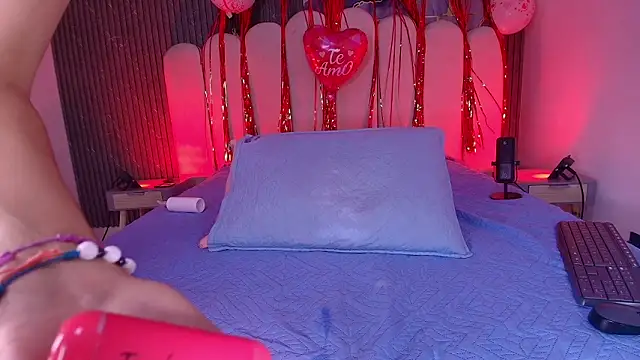 abbyrouss  online show from February 13, 3:52 am